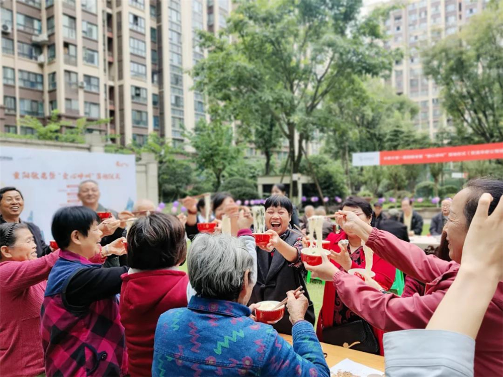 重阳送暖，邦泰用服务让爱的陪伴永不缺席